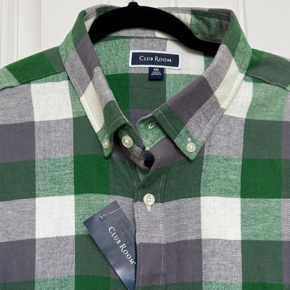 Club Room Men's Plaid Shirt in Green, Gray, and White